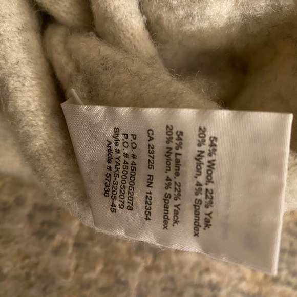 Aritzia community Plutarch turtleneck sweater - Picture 2 of 2